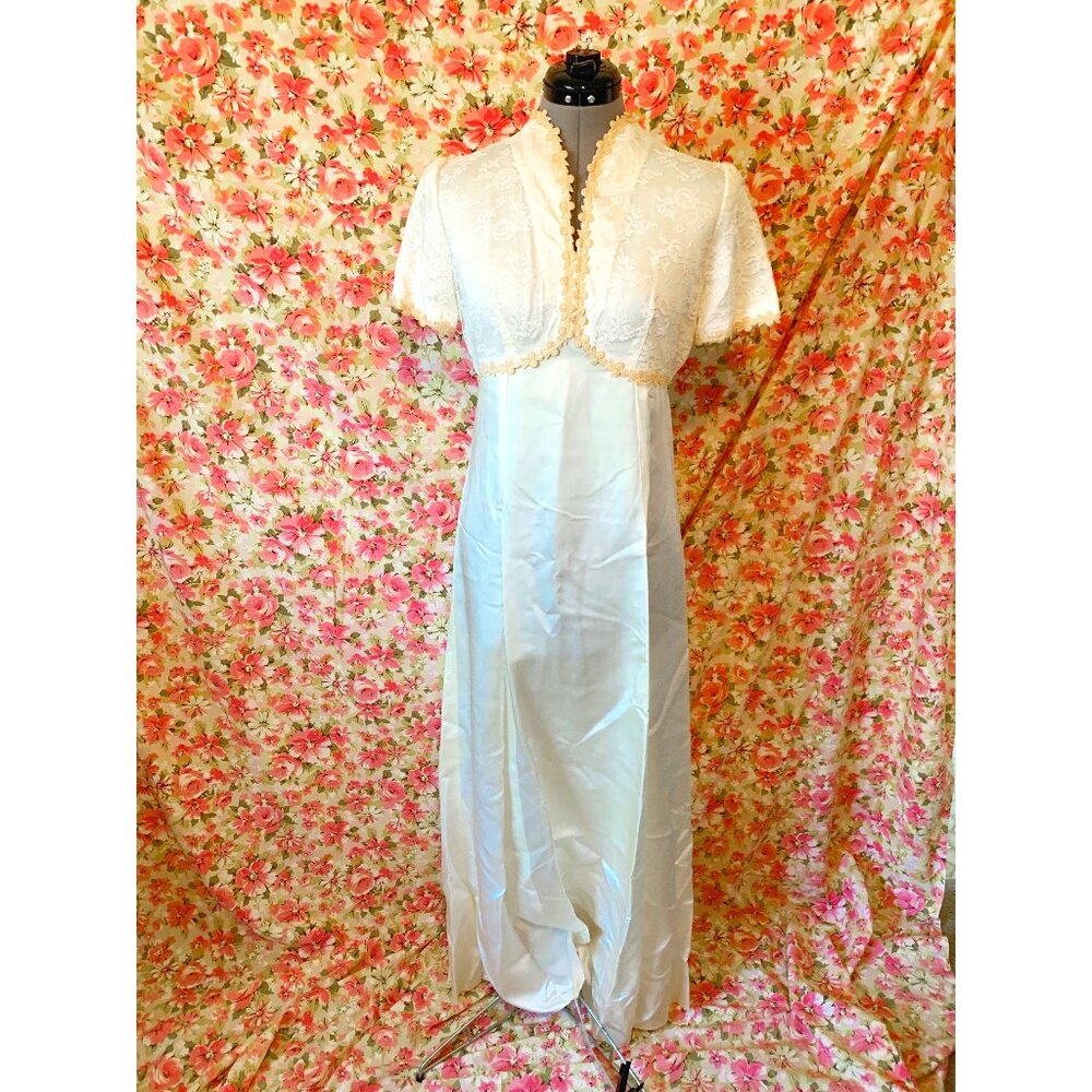 Vintage 60s Wedding Gown Size Small